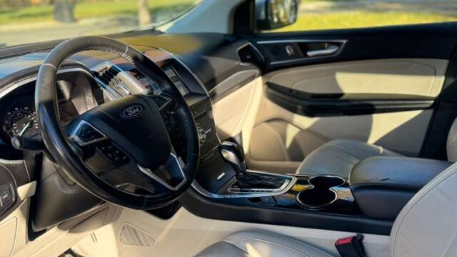 FordEdgeTitanium-12