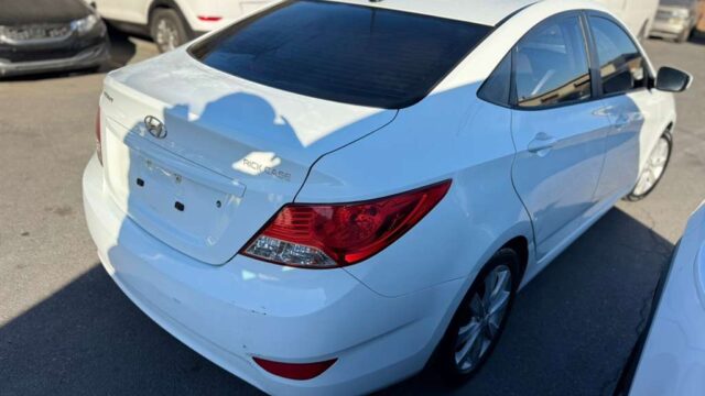 Hyunday-Accent-2015-1