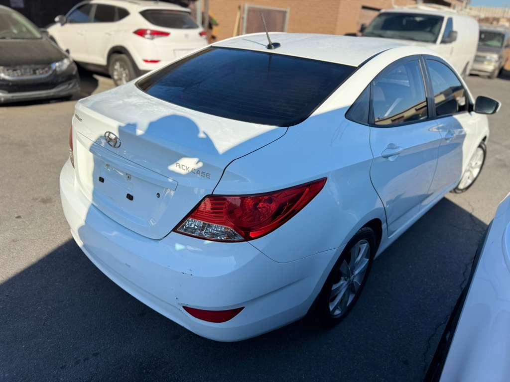 Hyunday-Accent-2015-1