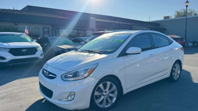 Hyunday-Accent-2015-4