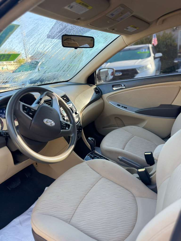 Hyunday-Accent-2015-5