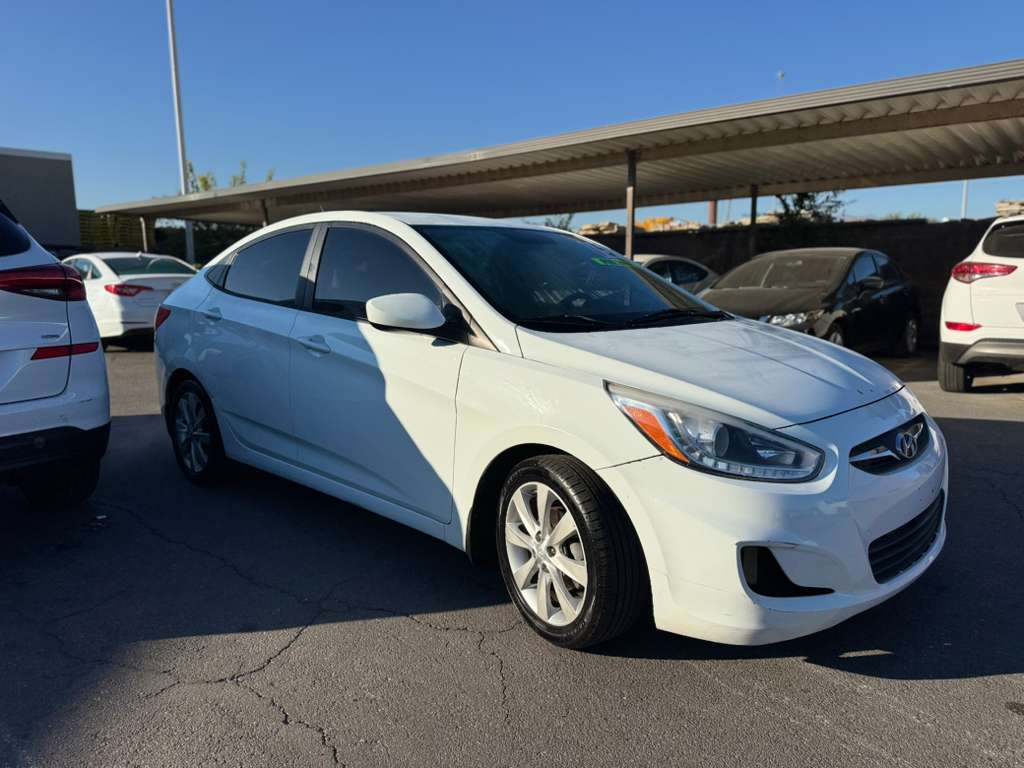 Hyunday-Accent-2015-6